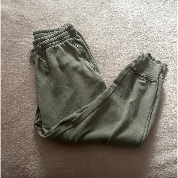 Aerie Green Cuffed Pocket Sweatpants - Size Small Short - Picture 5 of 5